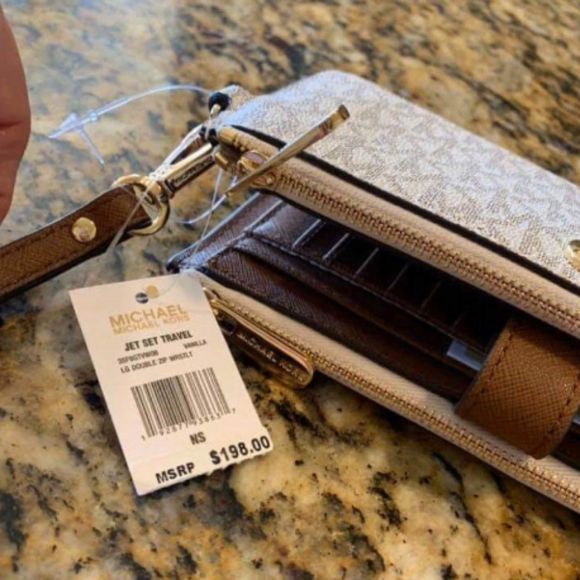 Michael Kors "Jet Pack" - Picture 1 of 3